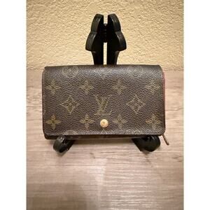 Louis Vuitton Monogram Elise Wallet (Snap Wallet with Zip Coin Pocket)
